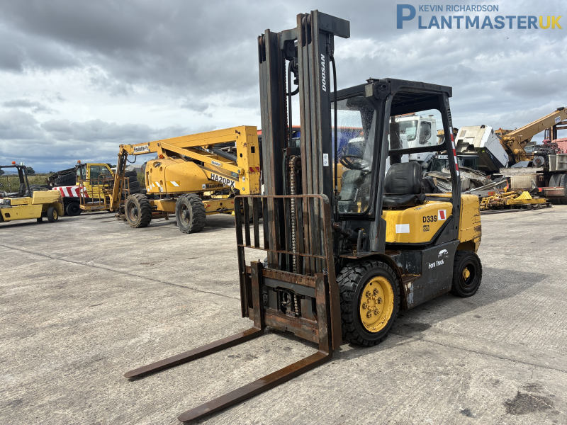 Doosan D33-S Diesel Forklift 3.3 Ton